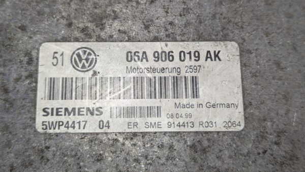 Centralina Motore Volkswagen Golf 06A906019AK 5WP441704 - immagine 3